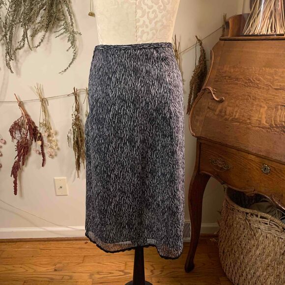 Spencer Jeremy NWT 8 Silk Navy White Pattern Skirt Lace Trim - Picture 5 of 9